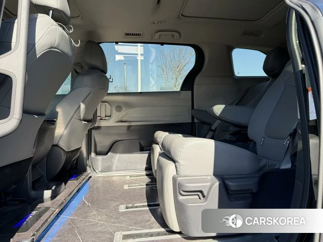 Toyota Granvia 2024 Черный из Китая, фото 6
