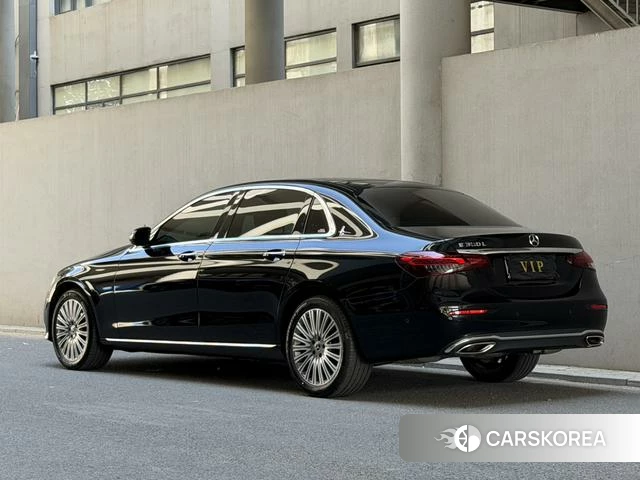 Mercedes-Benz E-Class 2023 Черный из Китая, фото 6