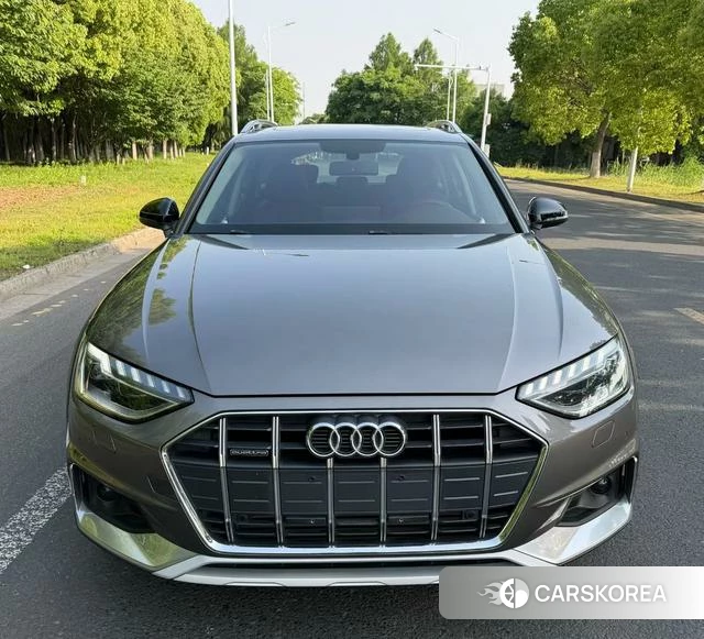 Audi A4L 2021 Темно-серый из Китая, фото 6