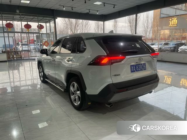 Toyota RAV4 2022 Белый из Китая, фото 6