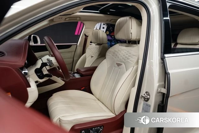 Bentley Bentayga 2025 Жемчужный цвет из Кореи, фото 6