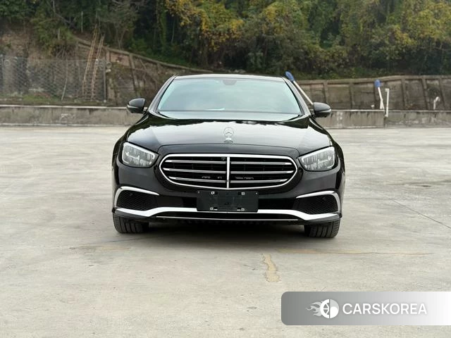 Mercedes-Benz E-Class 2023 Черный из Китая, фото 6