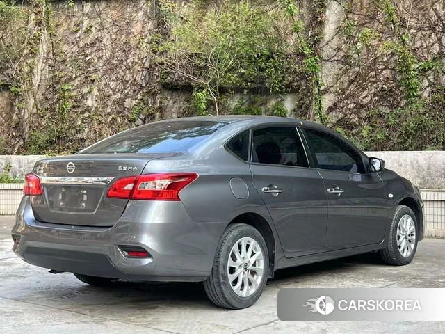 Nissan Sylphy 2022 Темно-серый из Китая, фото 6