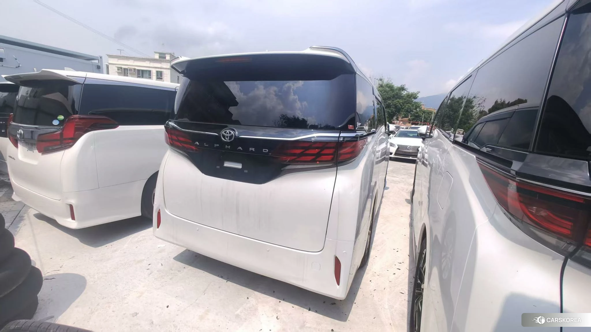 Toyota Alphard 2023 Белый из Китая, фото 6