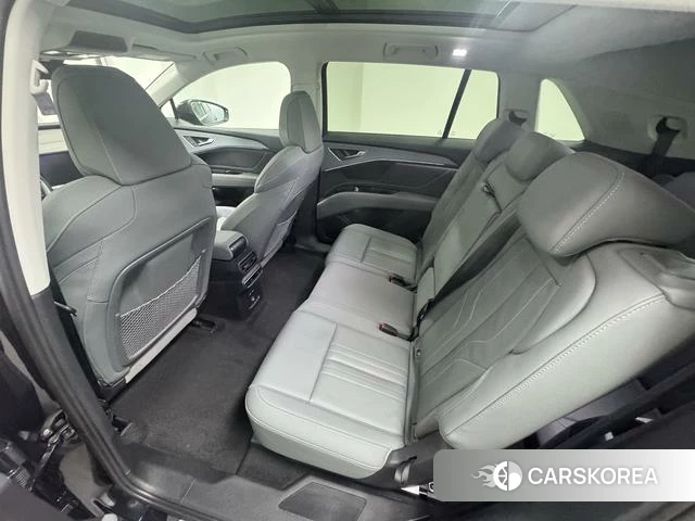 Audi Q5L 2023 Черный из Китая, фото 6