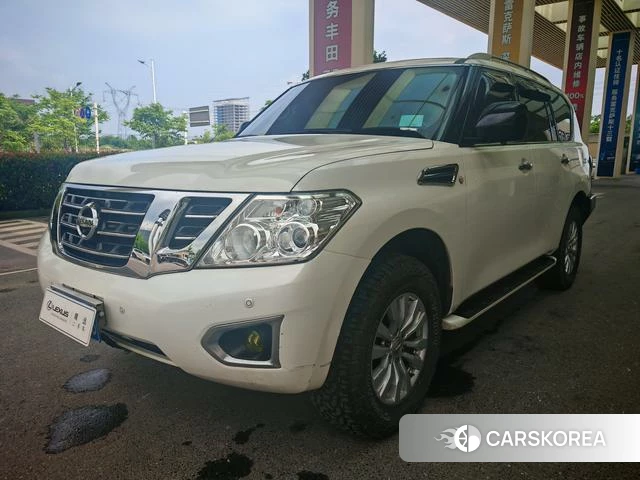 Nissan Patrol 2021 Белый из Китая, фото 6