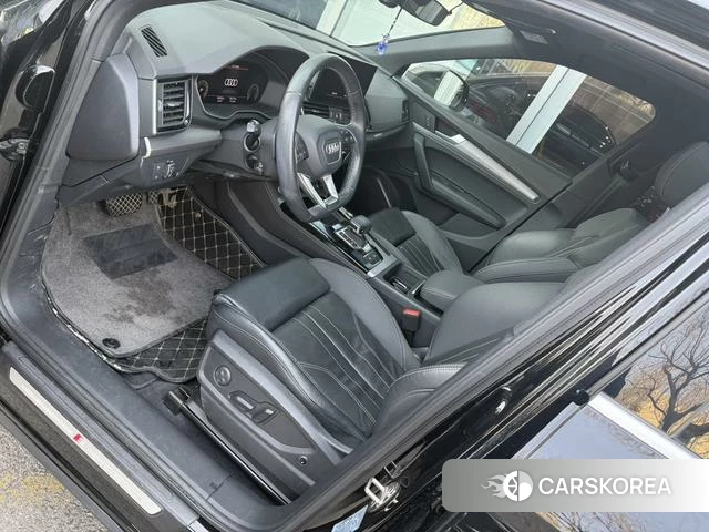 Audi Q5L 2021 Черный из Китая, фото 6
