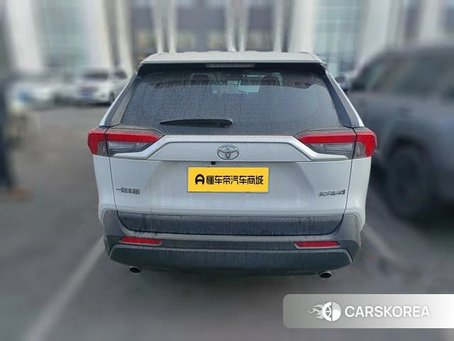 Toyota RAV4 2023 Белый из Китая, фото 6