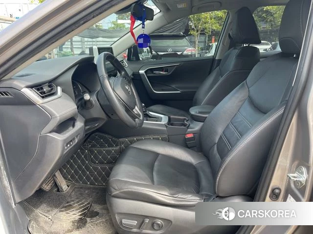 Toyota RAV4 2021 Серебристо-серый из Китая, фото 6