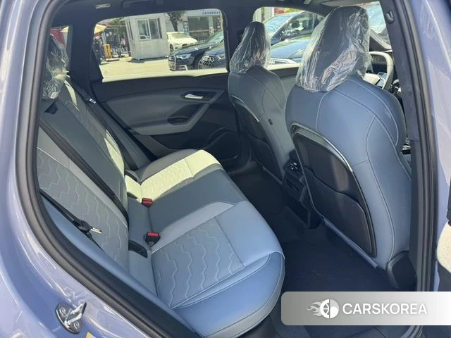 Audi Q6L 2026 Темно-серый из Китая, фото 6