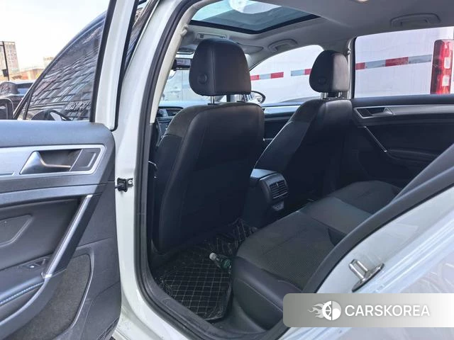 Volkswagen Golf 2021 Белый из Китая, фото 6