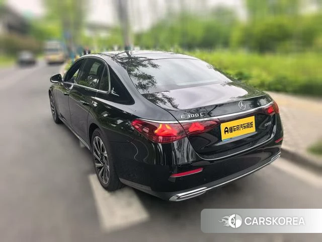 Mercedes-Benz E-Class 2024 Черный из Китая, фото 6
