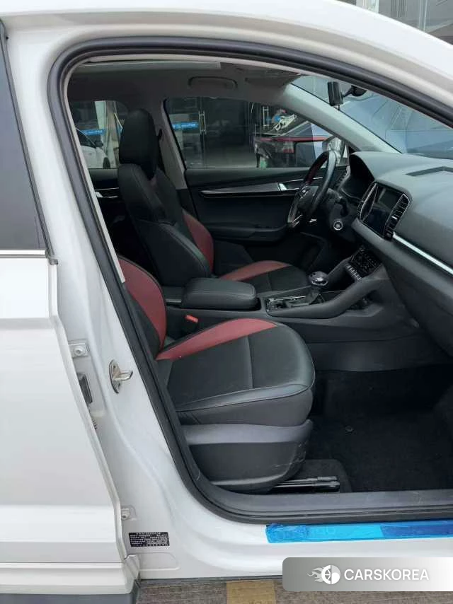 Skoda Karoq 2022 Белый из Китая, фото 6
