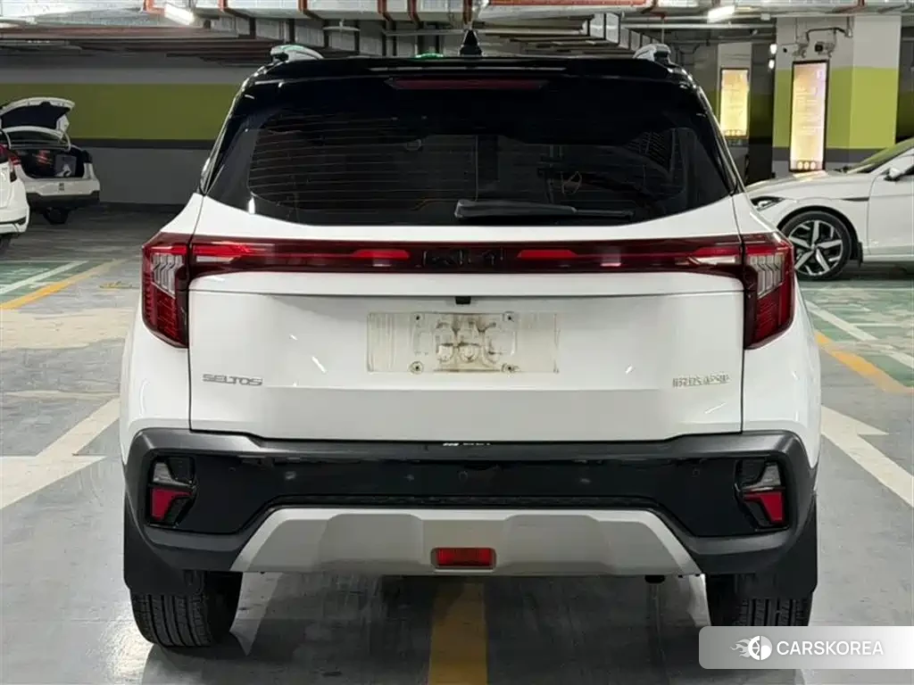 Kia Seltos 2023 Белый из Китая, фото 6