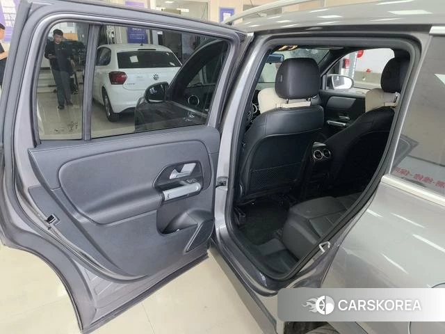 Mercedes-Benz GLB 2023 Темно-серый из Китая, фото 6