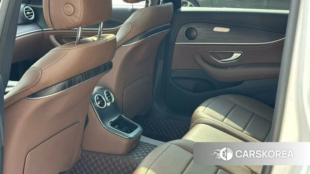 Mercedes-Benz E-Class 2021 Черный из Китая, фото 6