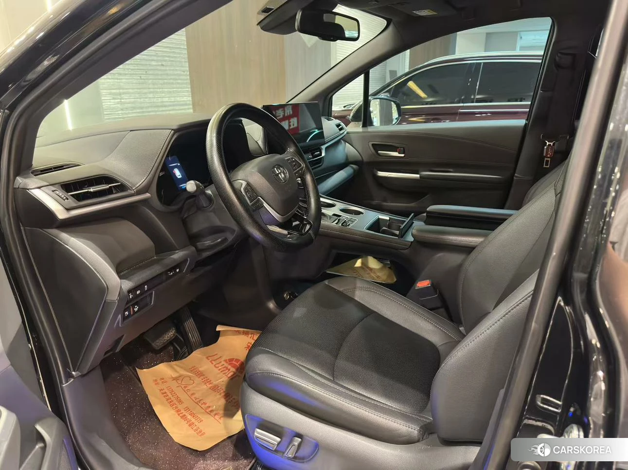 Toyota Sienna 2023 Черный из Китая, фото 6