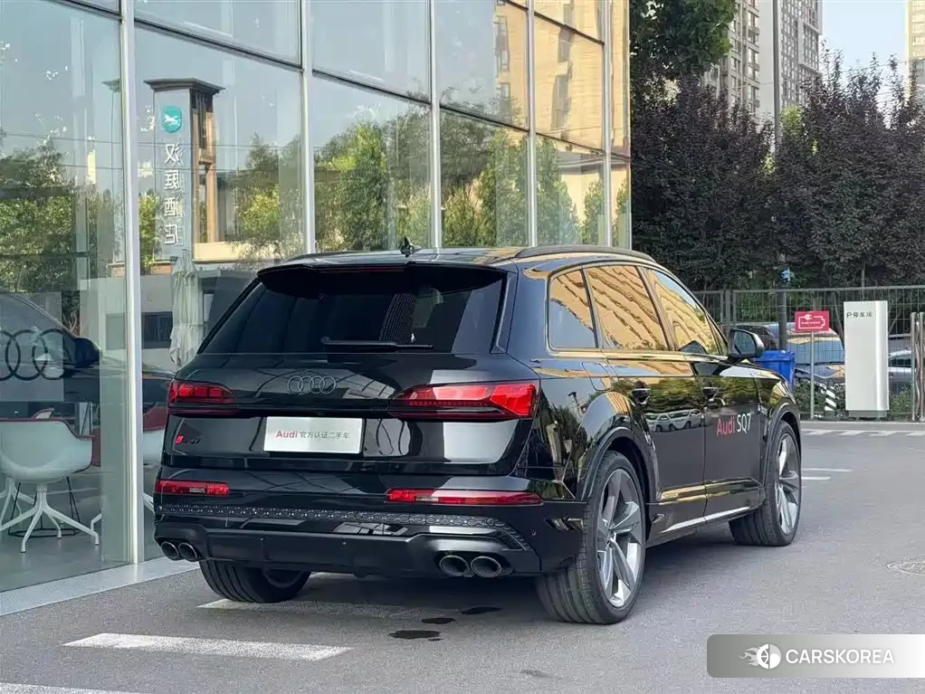 Audi SQ7 2026 Черный из Китая, фото 6