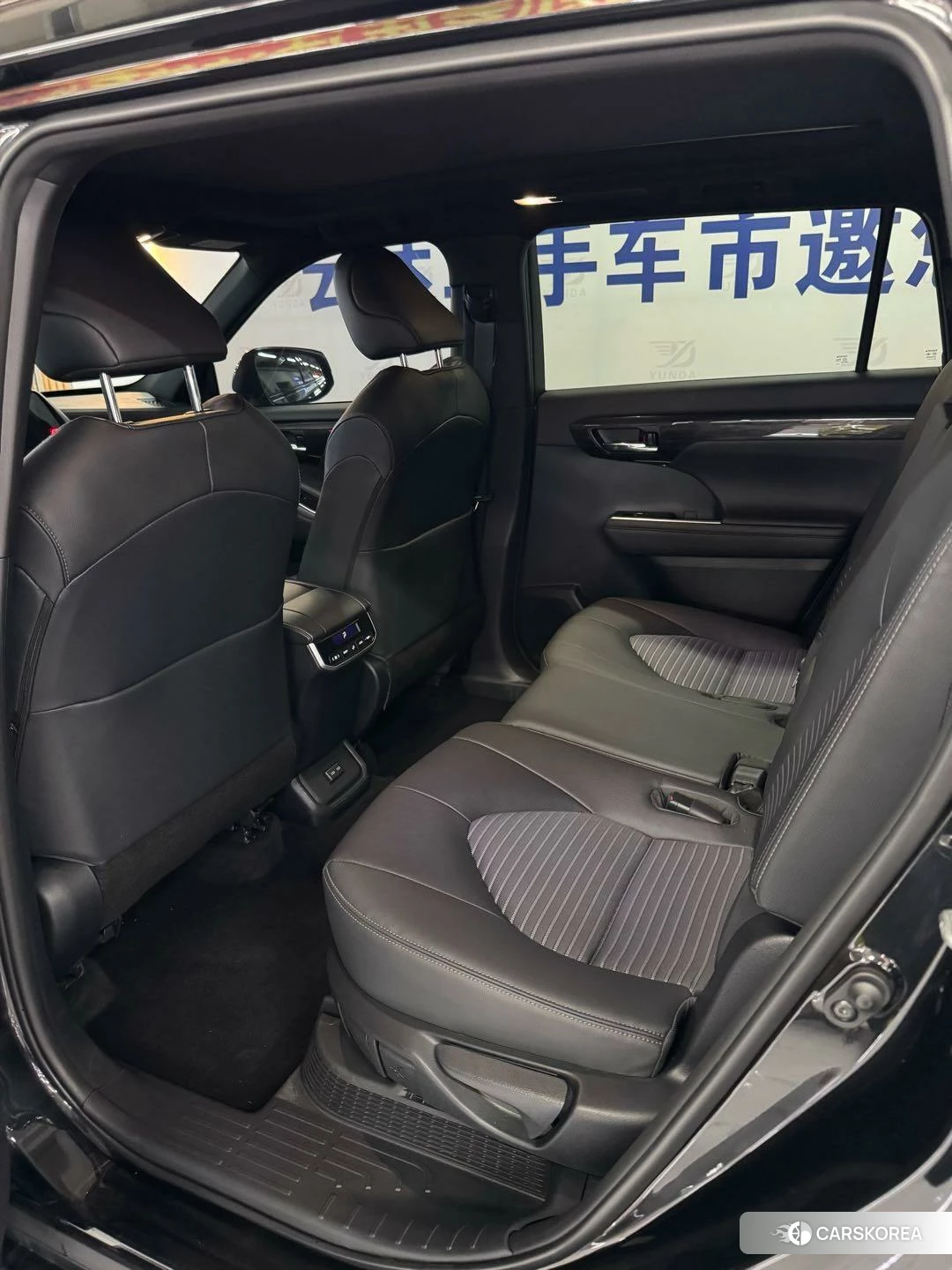 Toyota Crown 2023 Черный из Китая, фото 6
