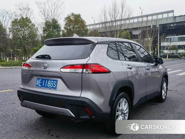 Toyota Corolla 2025 Серебристо-серый из Китая, фото 6