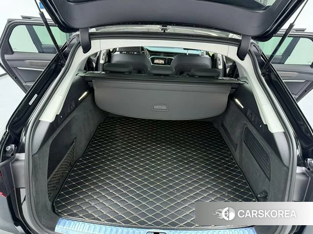 Audi A6 2021 Черный из Китая, фото 6