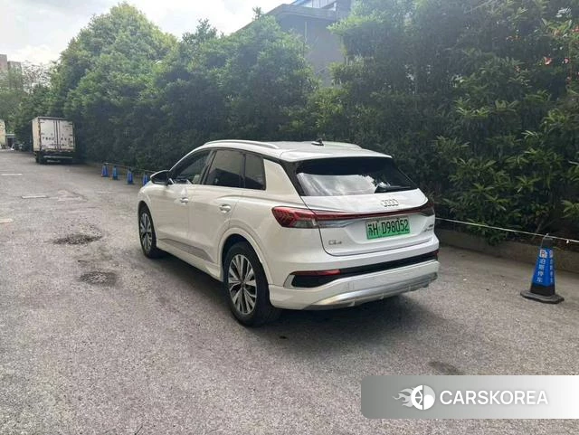 Audi Q4 2023 Белый из Китая, фото 6