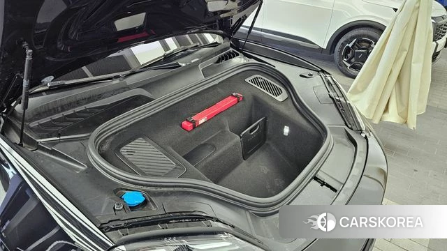Porsche Makan EV id 3786198 из Кореи 16