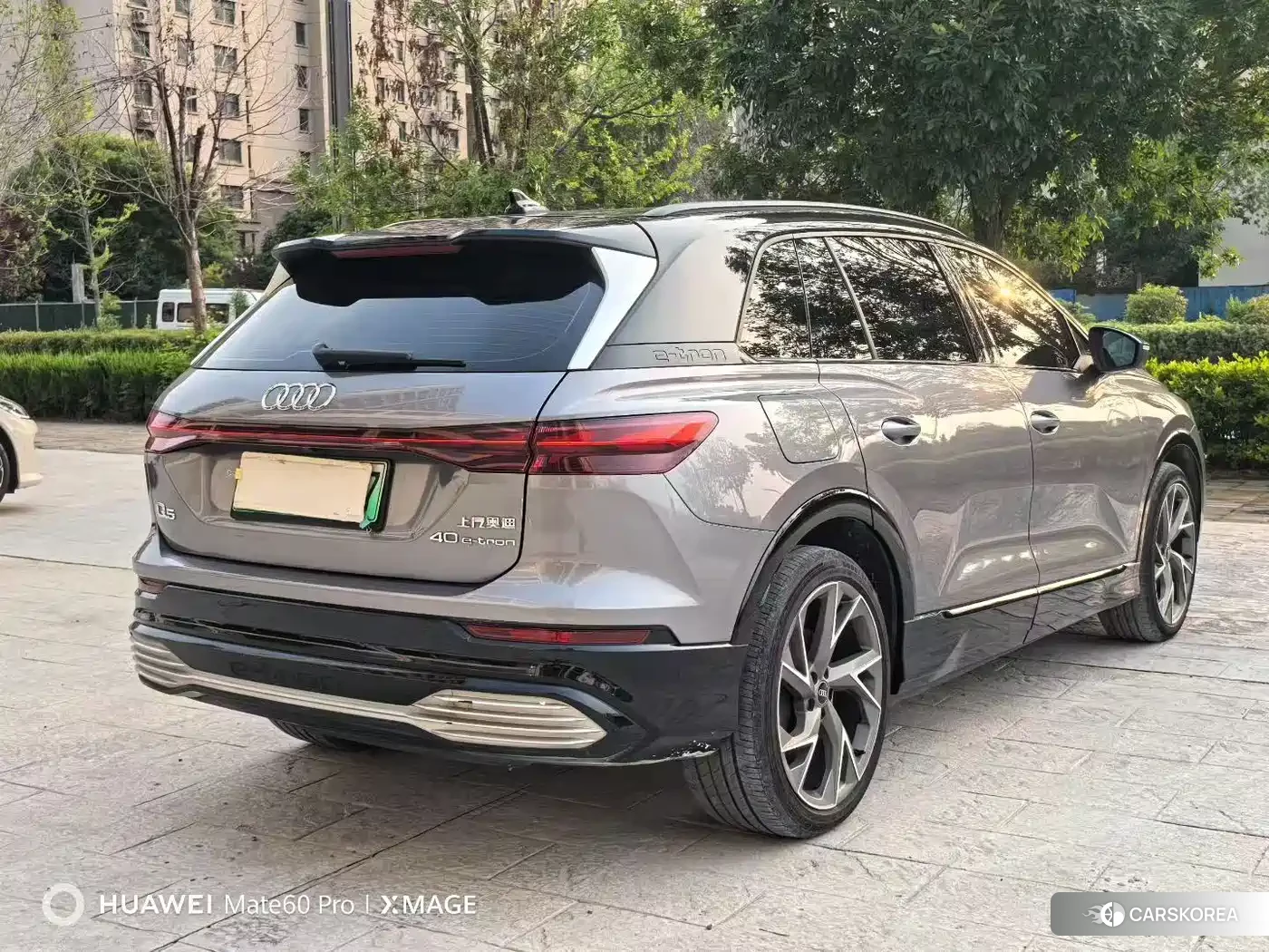 Audi Q5L 2022 Silver/gray из Китая, фото 6