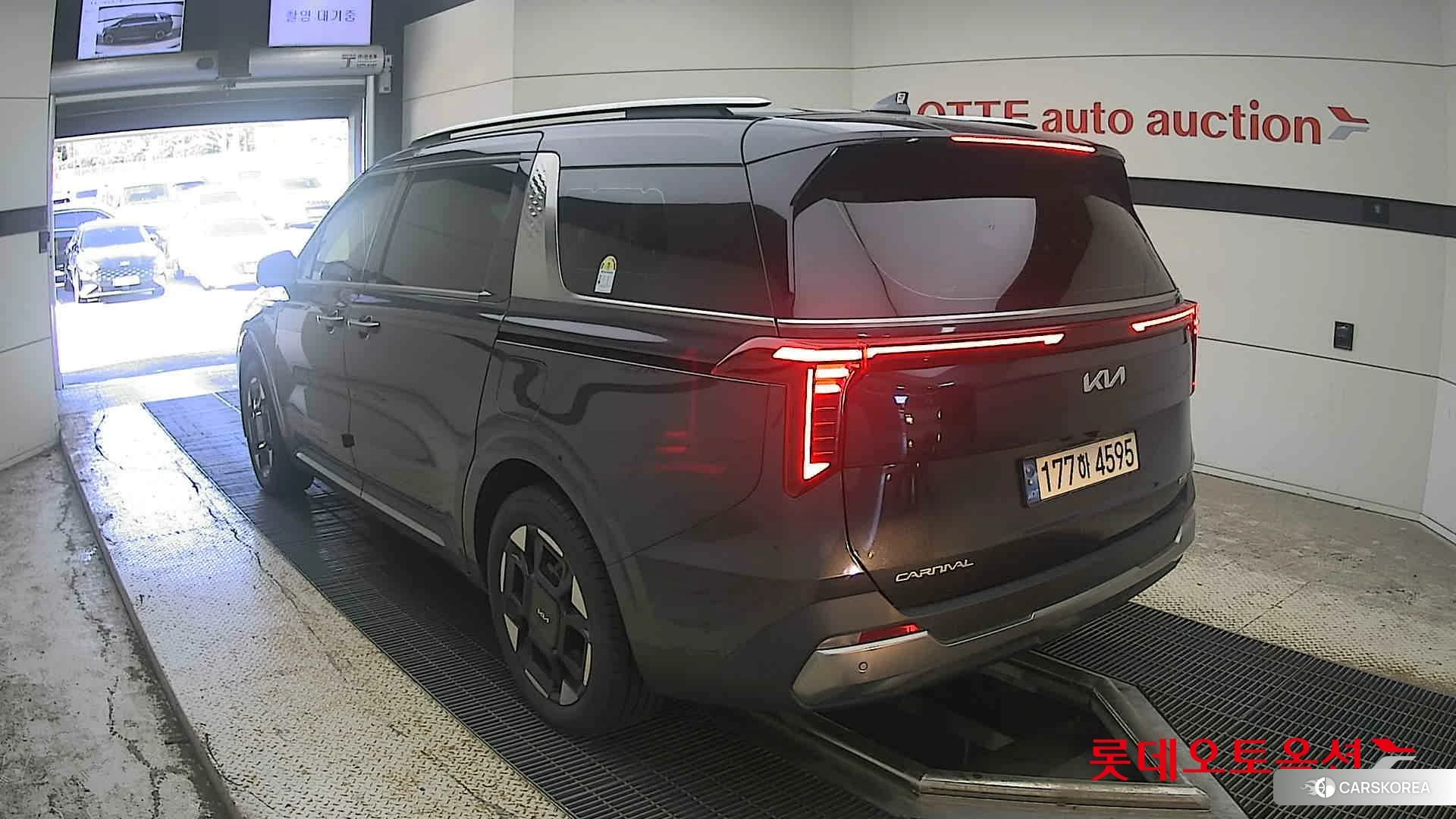 Kia Carnival Hybrid id 4990053 из Кореи 34