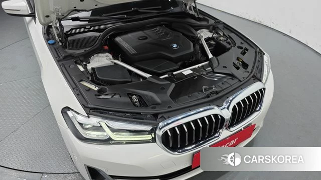 BMW 5 Series (G30) id 3915977 из Кореи 16