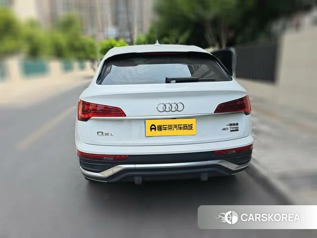 Audi Q5L 2022 Белый из Китая, фото 6