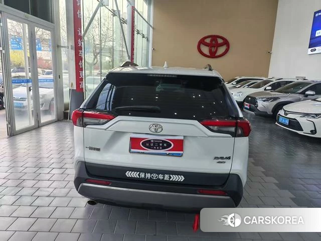 Toyota RAV4 2021 Белый из Китая, фото 6