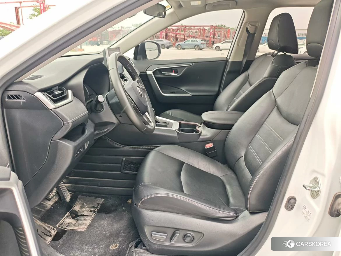 Toyota RAV4 2021 Белый из Китая, фото 6