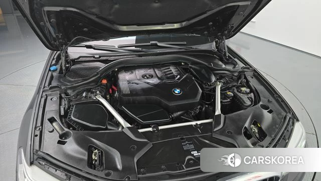 BMW 5 Series (G30) id 4992927 из Кореи 30