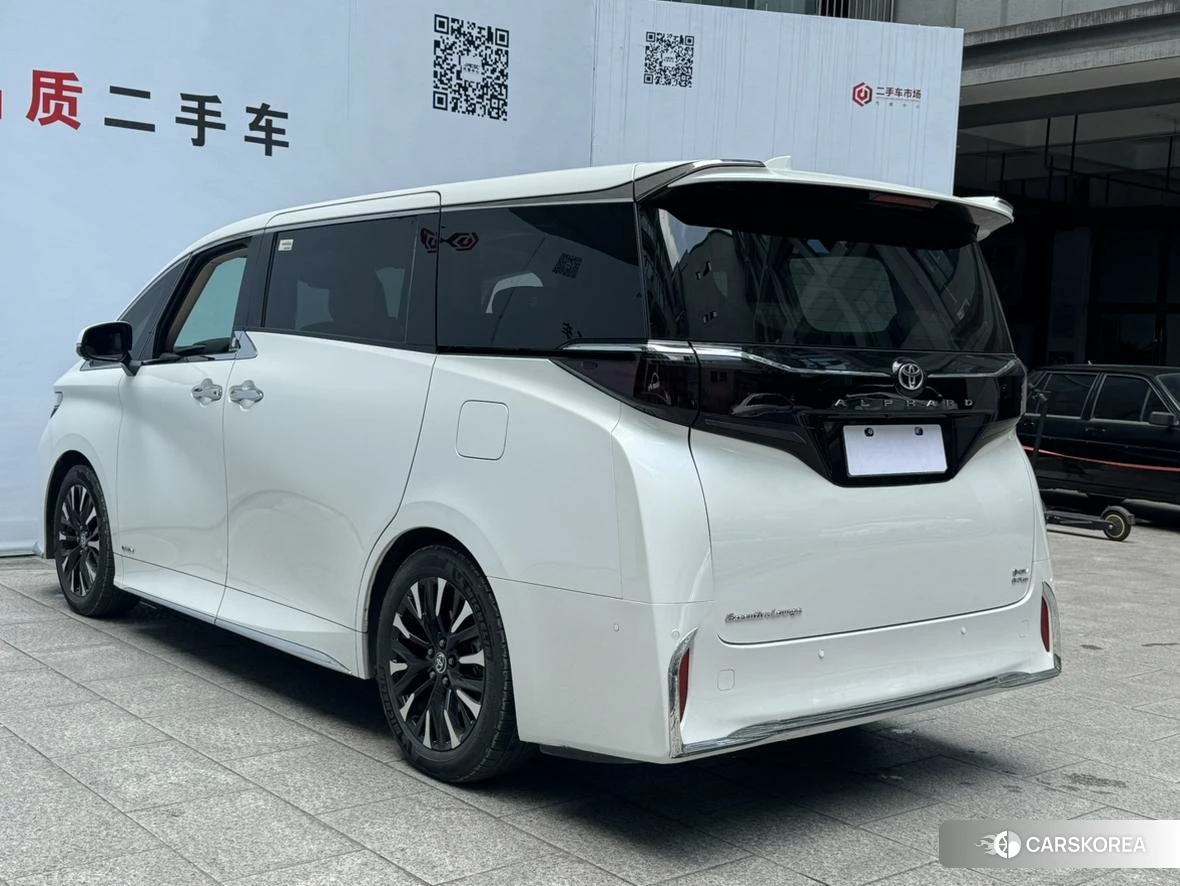 Toyota Alphard 2022 Белый из Китая, фото 6