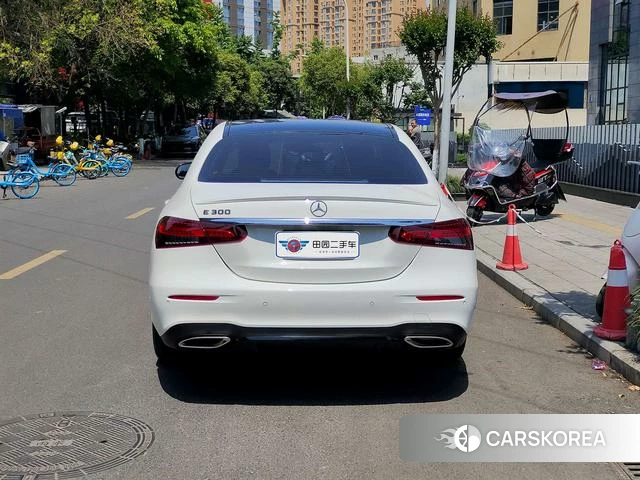 Mercedes-Benz E-Class 2023 Белый из Китая, фото 6