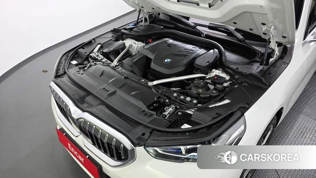 BMW 5 Series (G60) id 5039335 из Кореи 31