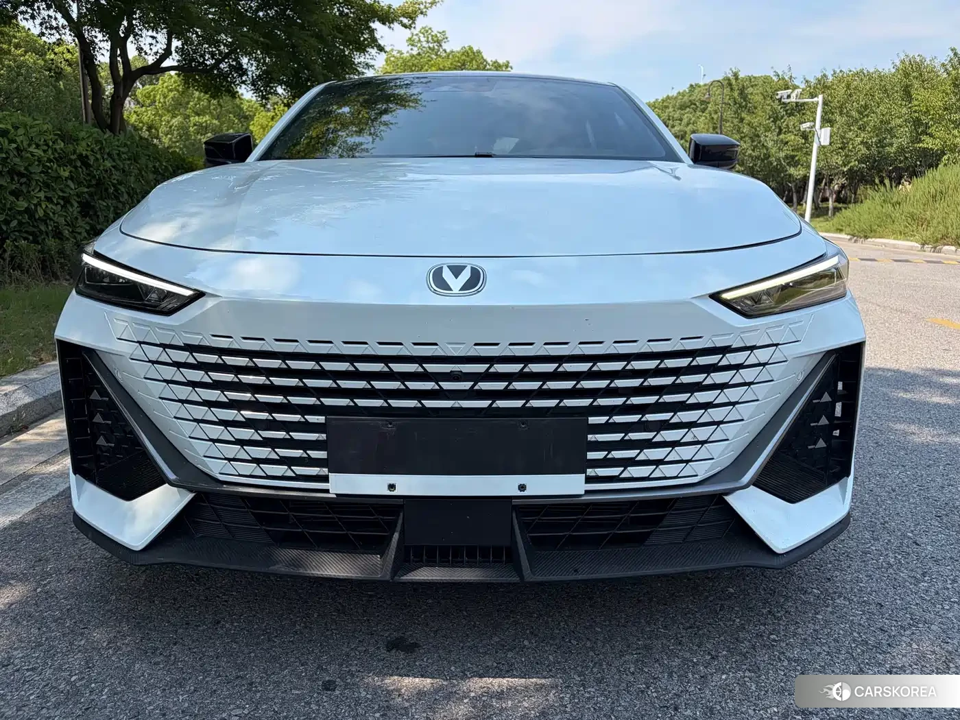 Chang'an UNI-V 2023 Белый из Китая, фото 6