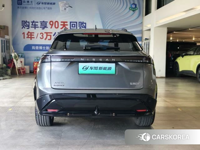 Nissan Ariya 2023 Серебристо-серый из Китая, фото 6