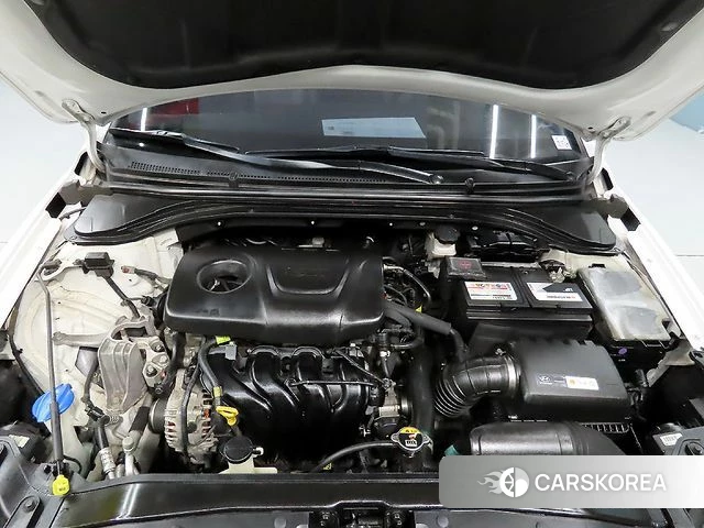 Hyundai Avante AD id 5042054 из Кореи 13