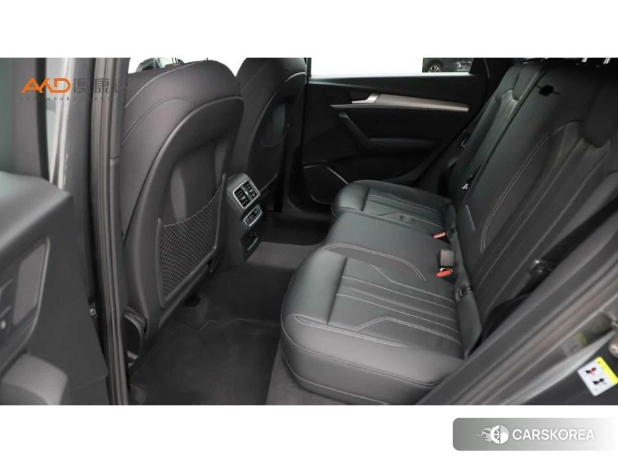 Audi Q5L 2020 Темно-серый из Китая, фото 6