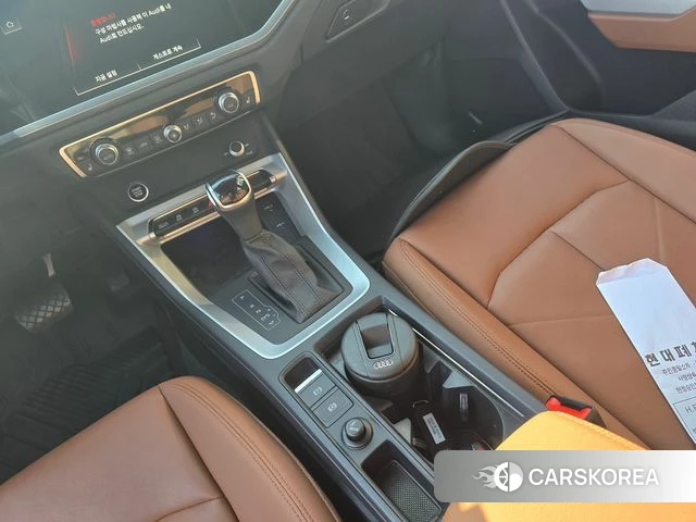 Audi Q3 (F3) 2022 Белый из Кореи, фото 6