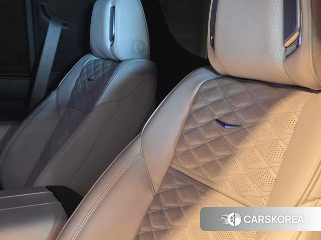 Cadillac Escalade 5th Generation 2025 Черный из Кореи, фото 6