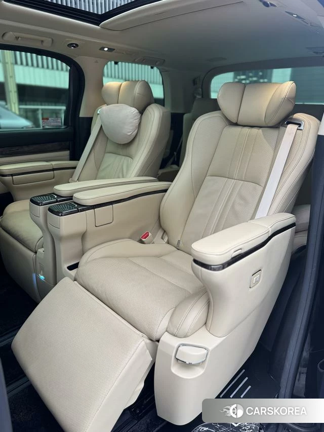 Toyota Alphard 2021 Черный из Китая, фото 6