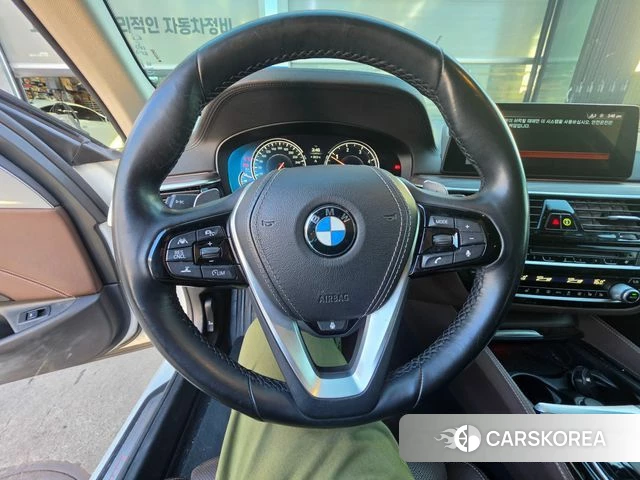 BMW 5 Series (G30) id 4988421 из Кореи 10
