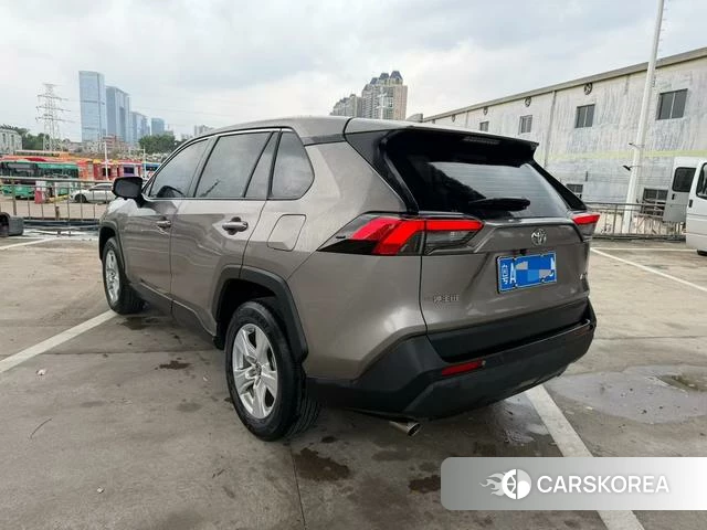 Toyota RAV4 2022 Шампань из Китая, фото 6