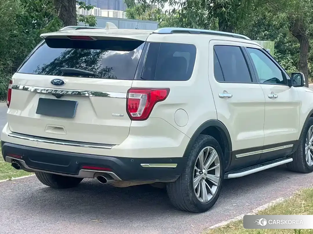 Ford Explorer 2019 Champagne/brown из Китая, фото 6