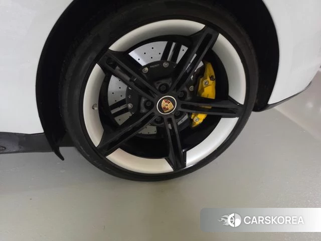 Porsche Taycan id 5031125 из Кореи 15