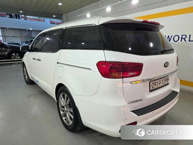 Kia The New Carnival id 4842678 из Кореи 16
