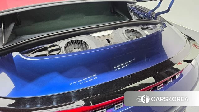 Porsche 911(992) id 4836546 из Кореи 27